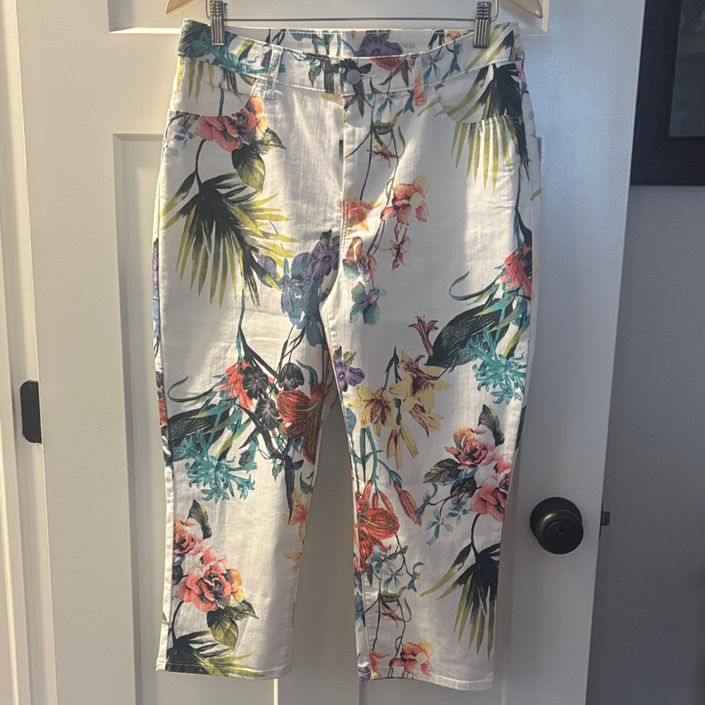 Chico’s Floral Print Cropped Pants